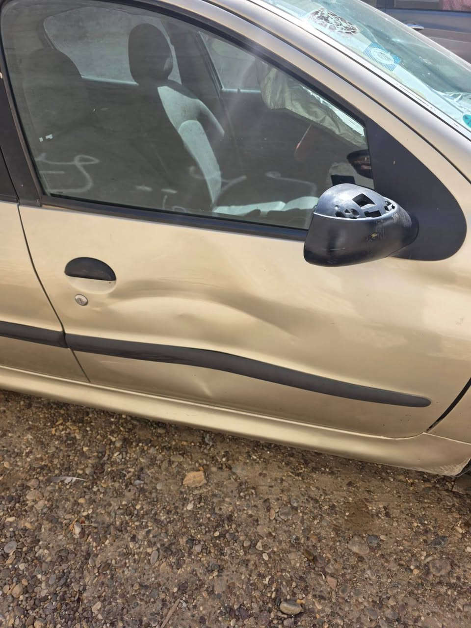 بيجو 206 للبيع موديل ٢٠٠٩ 
محرك نظيف 
تبريد ثلج 
غرفه داخليه نظيفة
شاشه لمس محدثه 
كامرة تسجيل امامية وخلفيه 
تايرات جديد 
بيه طخات تتعدل على البارد باب وجاملغ خلفي واضحه بالصورة
المكان بغداد حي العامل
السعر ٤٣
***********
