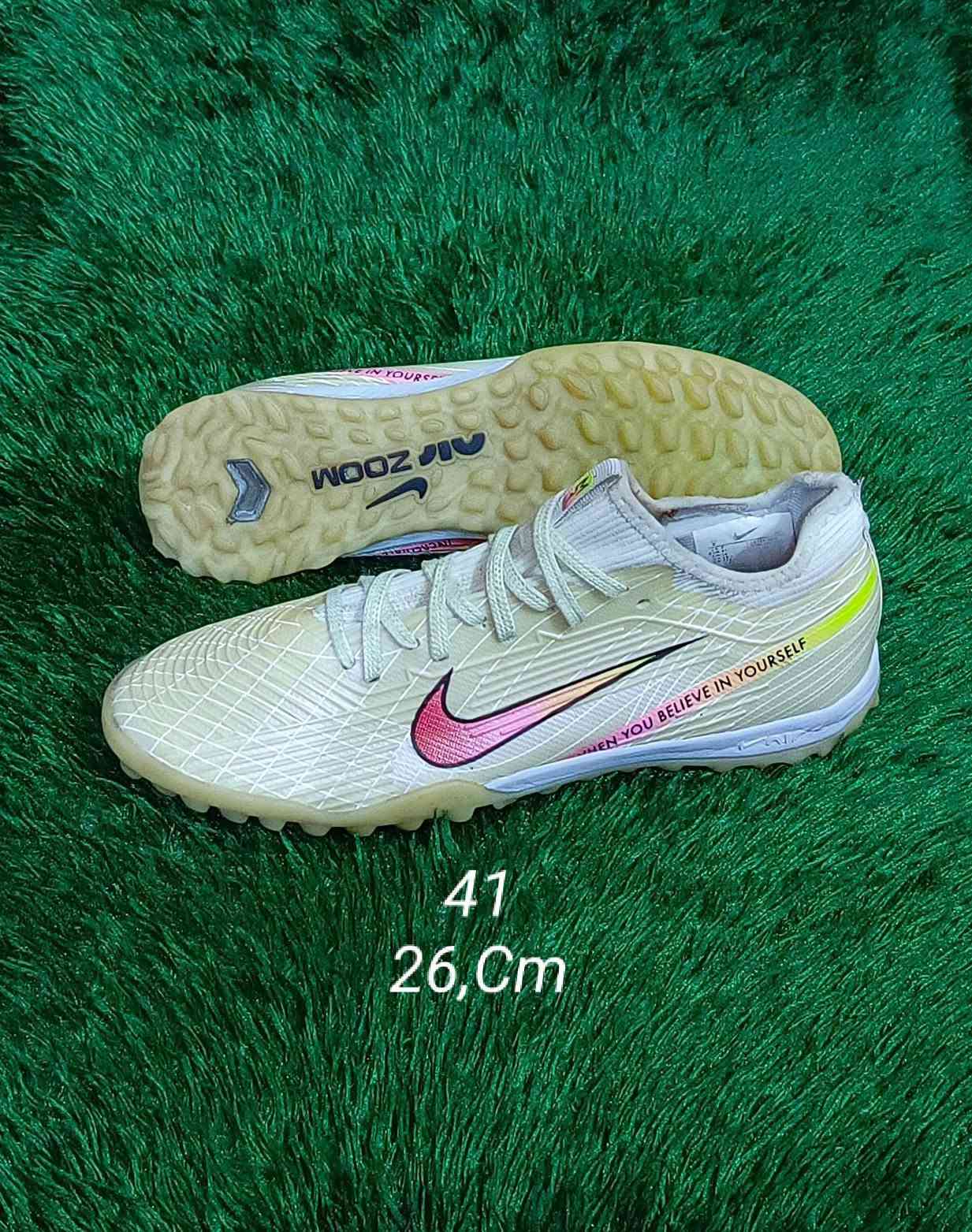 احذيه كرة ⚽ قدم محبب فقط باله  💯

اصلي درجة اولى 👍🏿 مستخدم 

قياسات مختلفه  الأسعار بلخاص 
يوجد توصيل كل  المحافظات 🚛 

ملاحظة.. لاسعار ثابته  بدون احراج

نص مكتوب في الصور:
- 40
- 25,Cm
- 40,5 25,5,Cm
- 41
- 26,5,Cm
- 38
- 24,Cm
- 42
- 26,Cm
- 42 26,5,Cm
- 41 26,Cm