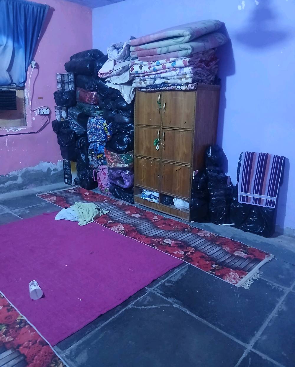 بيت للبيع العقار تجاوز محتوا هول وغرفه ومطبخ وترك وحمام مزدوج العنوان بغداد حي طارق الشيشان قرب حسينيه اسد الكوفه السعر ١٥مليون