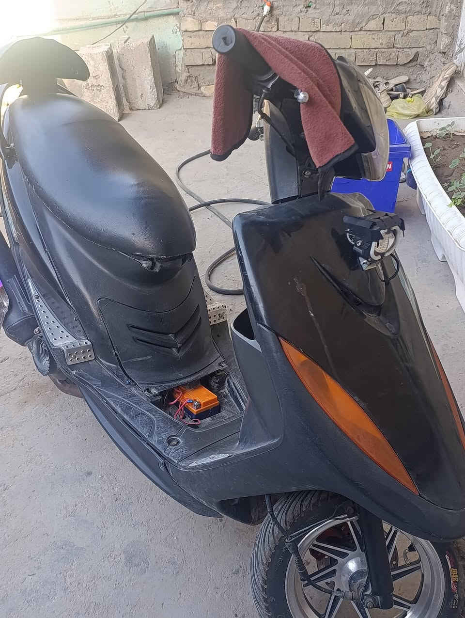 السلام عليكم ماكس عدله للبيع بوشه 55 كلجات جديدات شادهن باتري وكابريتر جديد السعر 375 بيها مجال مكاني الدوره شارع 60      ***********
