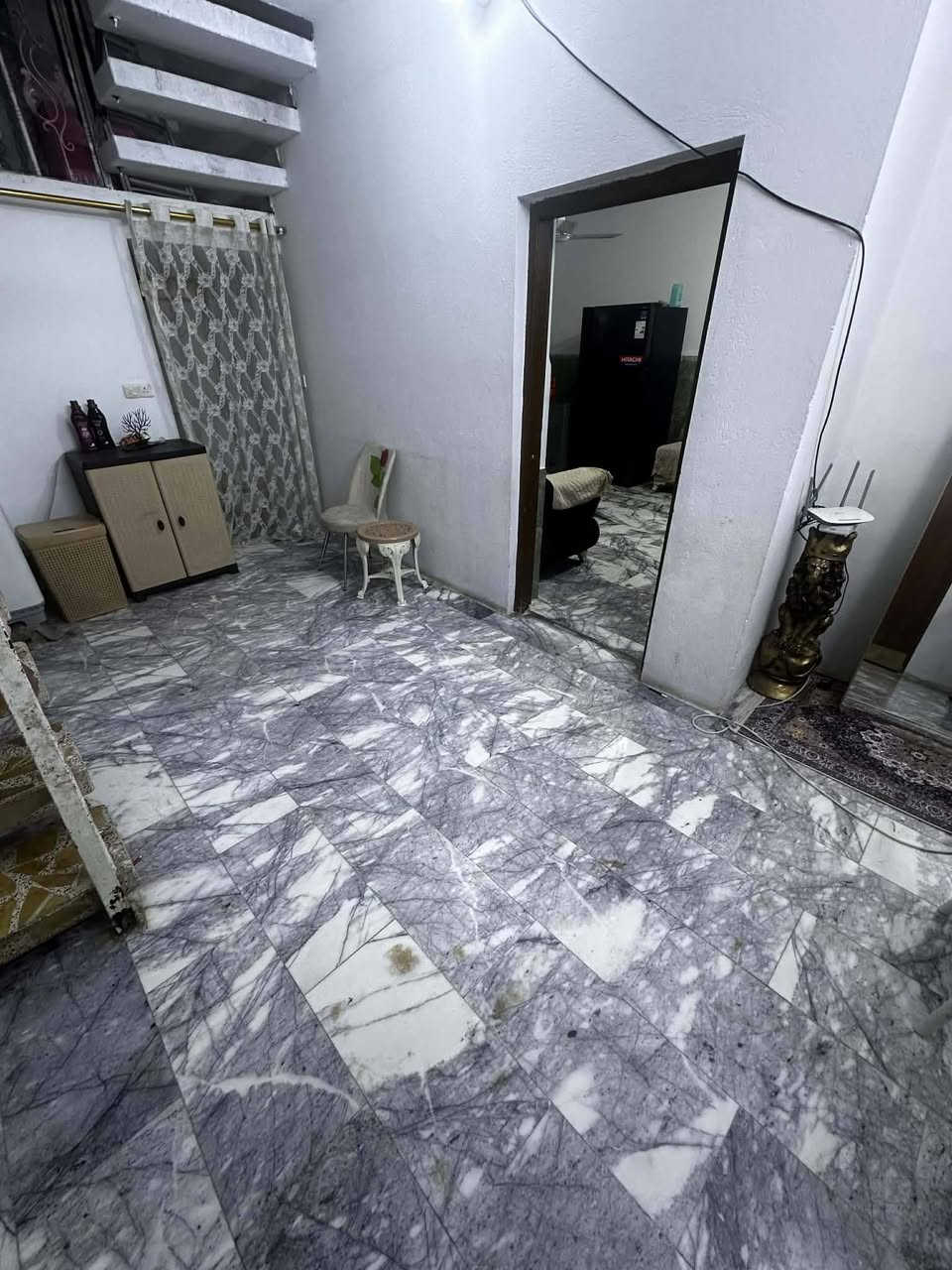 للمراوس.... للمراوس.... دار طابو زراعي مساحة 235 متر بحواس خلف جبار الكهربائي يبعد عن الشارع العام 75 متر.... البيت مرتب جداً وشغل درجة اولى مثل ما واضح بالصور ... 

معروض للمراوس بدار 125 متر بالموظفين..

علما يحسب سعر العقارين حسب الاتفاق بين الطرفين ويدفع الفرق.

للاستفسار زورونا 

مكتب سيد علي الموسوي للعقار 

عنوان المكتب 

العنوان واسط قضاء العزيزية حي الموظفين شارع 30 مجاور مدرسة نون والقلم الأهلية

 

أو الاتصال بالارقام التالية 

 سيد علي الموسوي ***********

احمد محسن ابو مرتضى ***********
