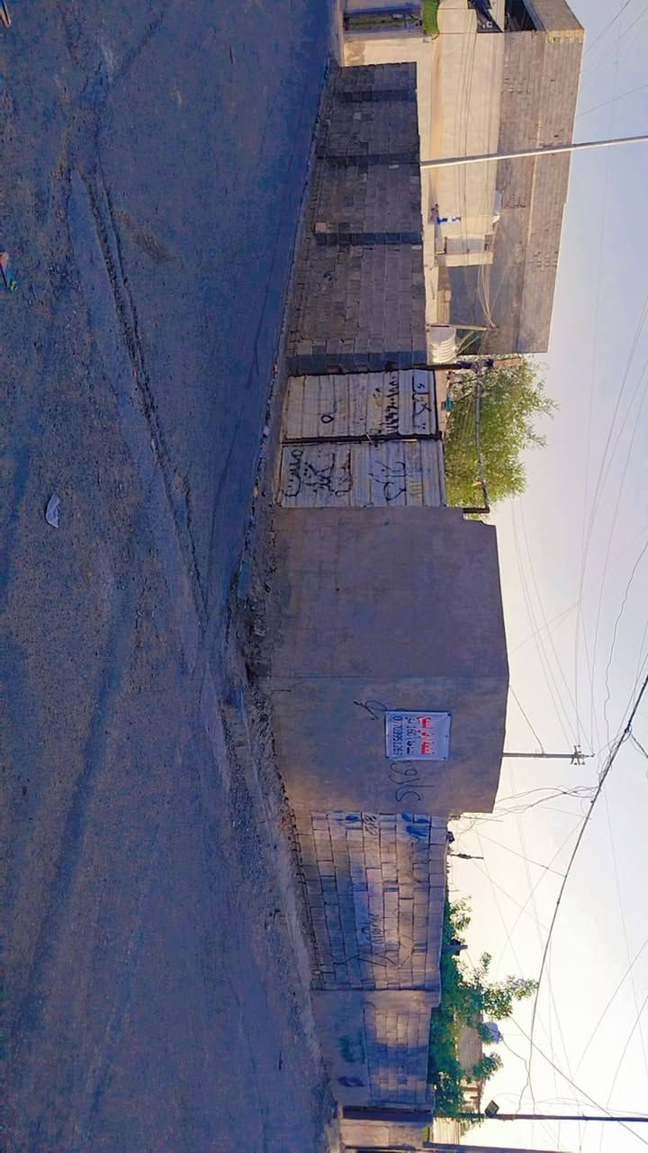 السلام عليكم قطعه أرض للبيع منطقة حي نصر الأولى اول شارع ركن الكراج مال بيت ابو لطيف جنس العقار زراعي مساحه الارض 160 متر تواصل مع صاحب رقم ***********
