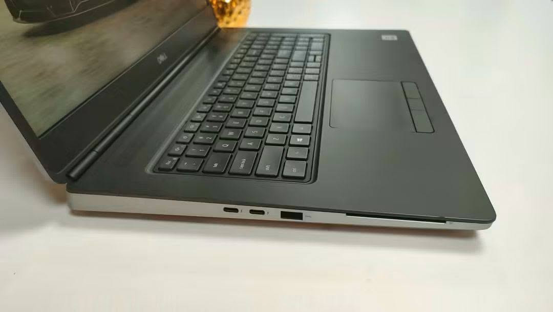 ديل 7750 • RTX4000 • i7-10850H