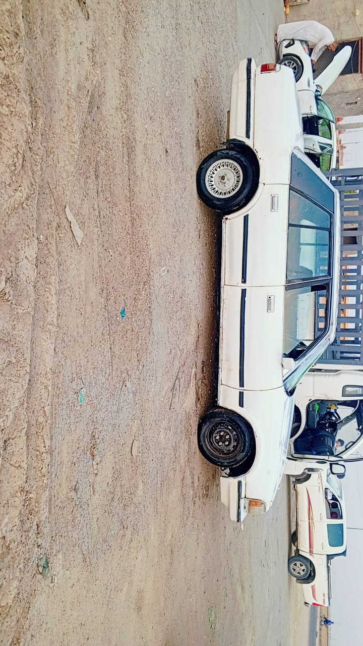 سوبر 85رقم واسط محرك 250محرك وكير مكفول بدي شوف لعين سنويه صاره شهر من صقطت راعيه يريد مداور سعر 21بيه مجال ناصريه البطحاء رقم تلفون ***********
