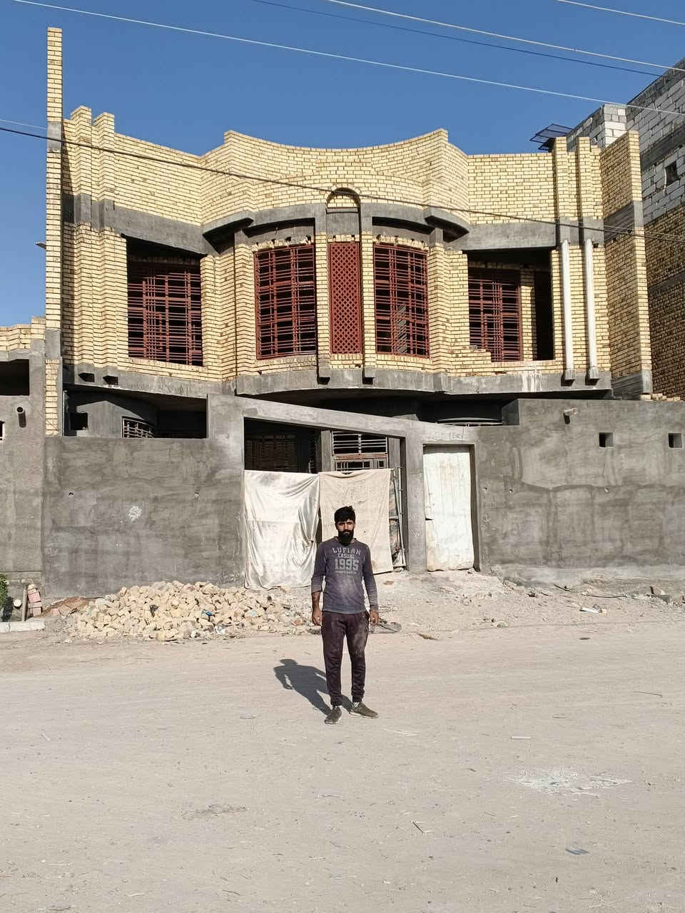 ***********
يالله خلفه بناء شرط درجة اولى 
نشتغل داخل الناصريه بناء شرط النضافه وشارف مهندس 
اتصل عله رقم او واتساب ***********
مكطوعه ويوميه وكرسته وعمل نسلمك هيكل كامل بلي يعجبك
