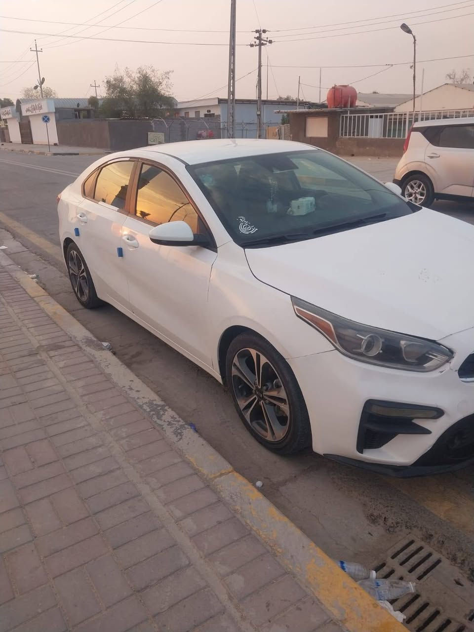 فورتي مديل 2021 معوقين باقي سنه وصير حره محرك 2000 محرك كير شرط بيه تبديل باب وبنيد وصبغ جوملغ الخلفي جهت السايق السعر 110 وبيهي مجال بصيط مكان السماوه حي الرساله  للستفسار ***********
