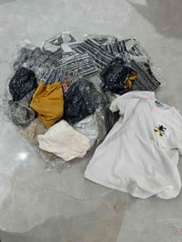 40 قطعة تيشيرتات رجالي وأطفال وشبابي مشكل  نفس ما موضح بالصور شلعه ب30...