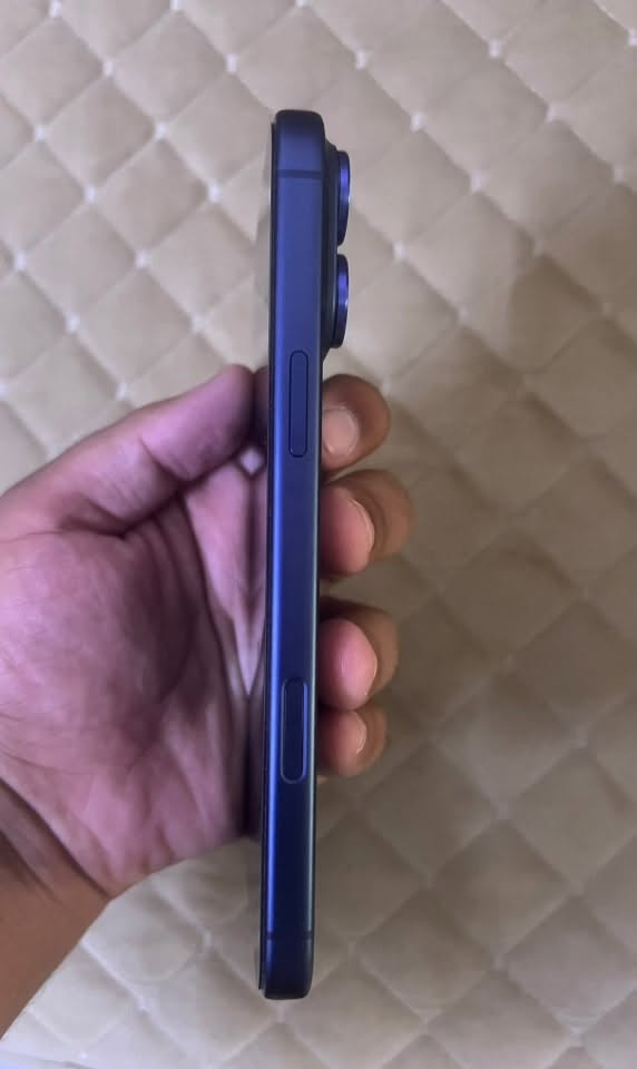آيفون ١٧ برو ماكس • ٢٥٦ • بطارية ١٠٠٪