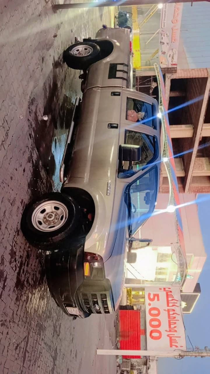 فورد F350 موديل 2007
محرك گاز V8 سلندر ماشیە 70 الف
سيارة رقم اربيل دولي تحويل نفس اليوم
بدون حادث بدون صبغ كير محرك حدادية
جديد مابيه نقص کیر توماتیک تبرید ثلج
 سعر 🔥70$💰وەرقە قفل قفل
مكان السيارة اربيل واتساب ***********
