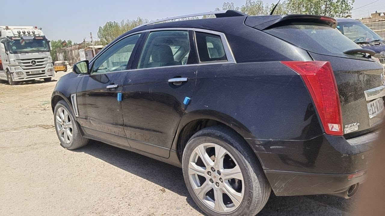 سلام عليكم
سيارة كاديلاك srx 2013 خليجي بسمي تحويل ثاني يوم رقمها بغداد انكليزي 
سيارة بيها ضربة بالجاملق الأيمن ومعمر نفسيته ما مبدل 
بيها رجفة بالمكينة بسبب خانه من النوزلات واكفة سبب كهربائي بس ما مصلحه 
مكاني بغداد للأسف ما اكدر ارد على التعليقات بسبب الشغل  . رقم الهاتف ***********  السعر 85
