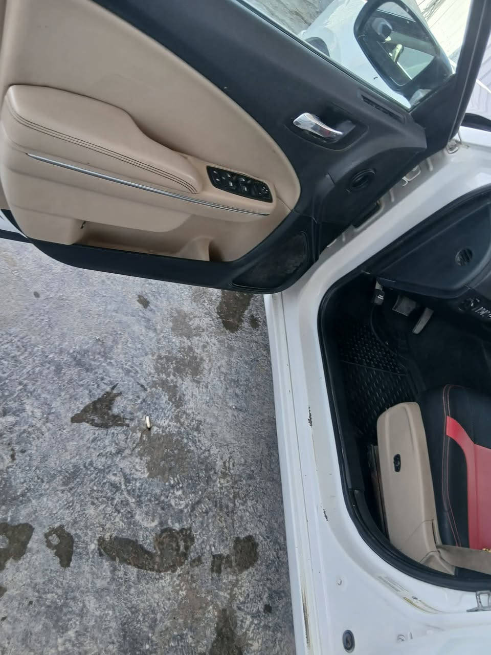 جارجر ٢٠١٤ SXT متومه نكليزي ادوات ادوات كصه جنطه محرك ٣٦٠٠ كير محرك تبريد ثلج جاهزه من كلشي عنوان بابل ٤٧ وبيهة مجال ***********@@
