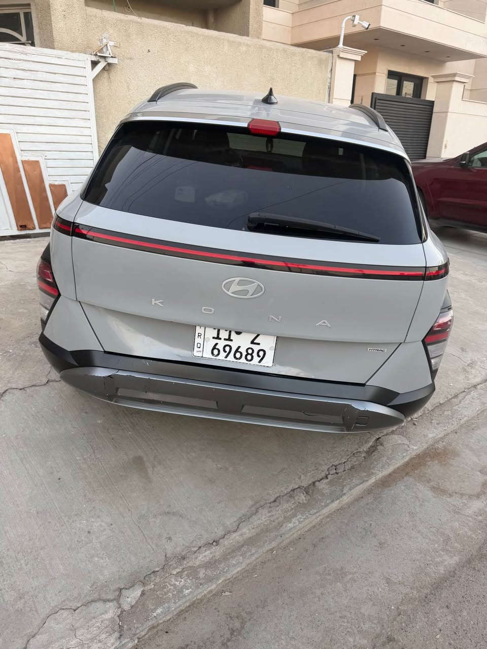 *هونداي كونا موديل ٢٠٢٥ وارد امريكي فول مواصفات 
*حادث بنيد مبدل مع طخة خفيفة في باب الجنطة 
*السيارة ماشية ٢٨ الف كيلو متر 
السيارة جاهزة من كلشي مناقصها شي 
مكان السيارة بغداد حي العامل 
اي استفسار والسعر الاتصال او مراسلة الرقم واتساب 
*********** بغداد, العراق

