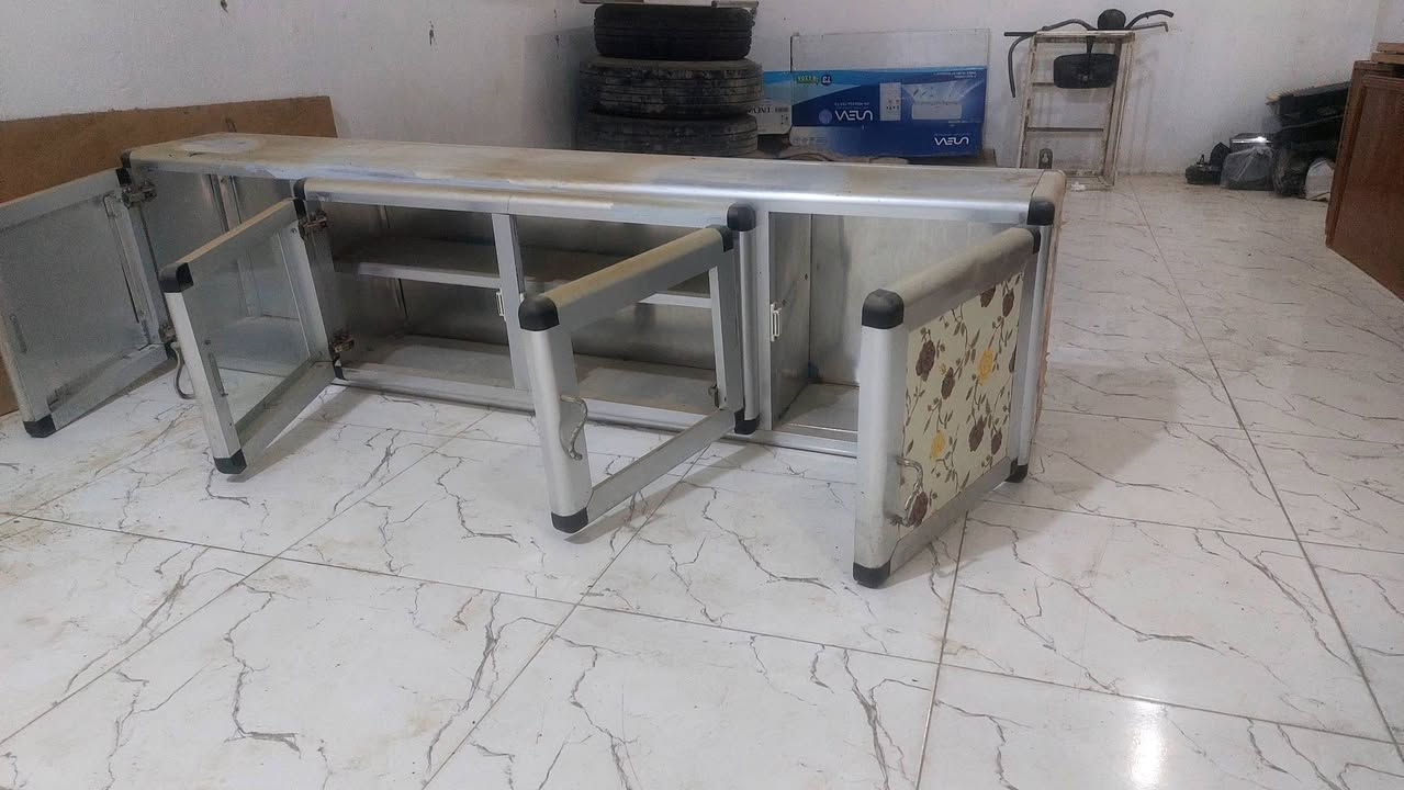 ميزان كامل مع العيارات اصلي زائد ملحق مترين نظيف جدا بدون سنك زائد جدر عدد اثنين يشتغل كهرباء عل فحص للإستفسار الاتصال على الرقم ***********
