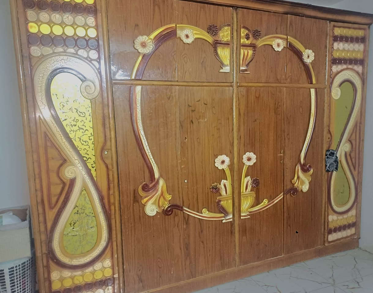 غرفة نوم مستخدمة كنتور 6 وملاحق
+ميز تواليت + زاوية + جرباية
***********
