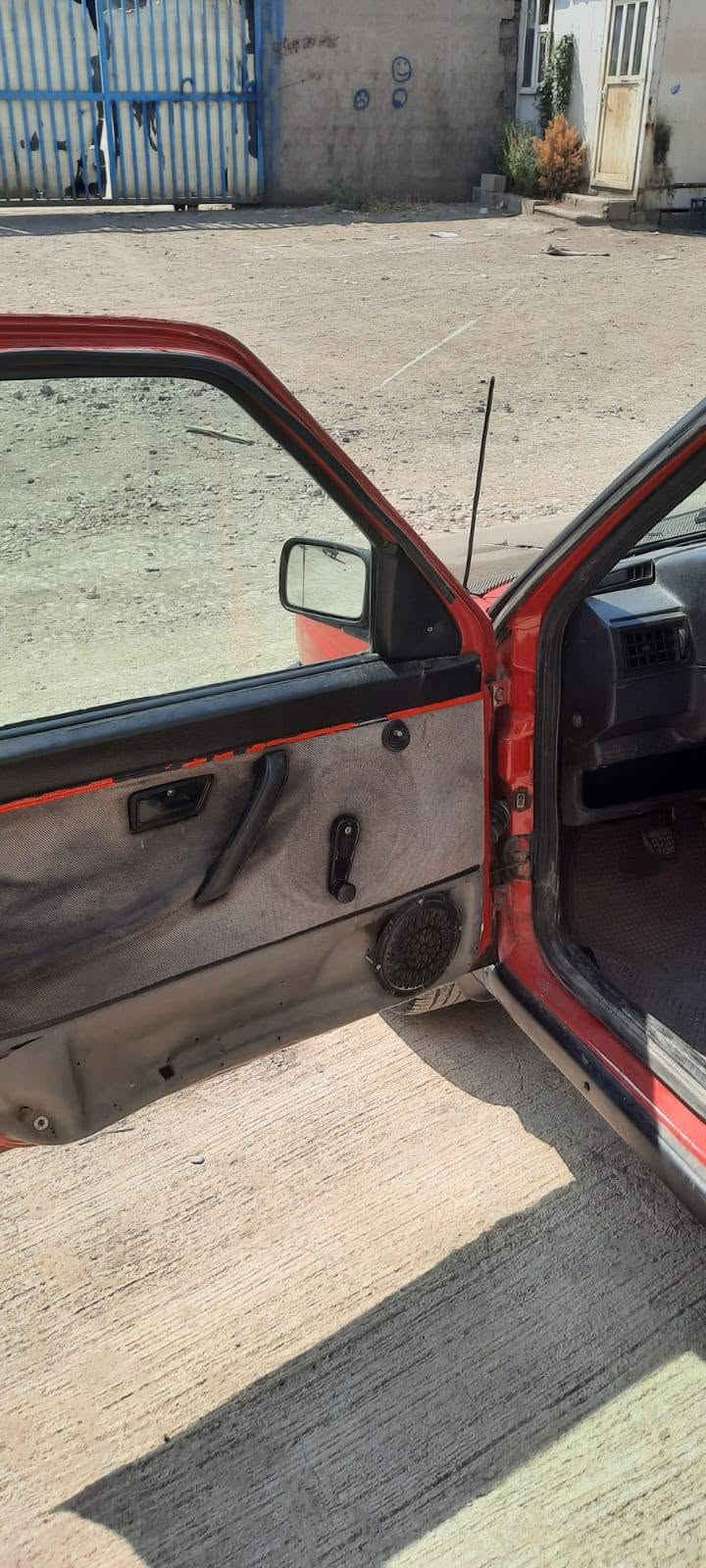 بسم اللە الرحمان الرحیم 
جیتا مۆدێل ١٩٩١ - VW jetta 1991
سەیارەیەکی جوان و بێ کێشە 
دەعمی قورسی نییە بەدەنی زۆر جوان و پاک ماوەتەوە  
چوار ویلی سپۆڕت و چوار تایەی تازەی لەژێرە 
گێڕ و مەکینە بێ دوکەڵ و بێ دەنگە
ڕەقەم سلێمانی بە ناوی خۆمەوەیە تا ٢٠٢٨
 بەشەرتی تەحویل و غەرامە ئەیفرۆشم 
سەیارەکە لە سلێمانیە
*********** السليمانية, العراق
