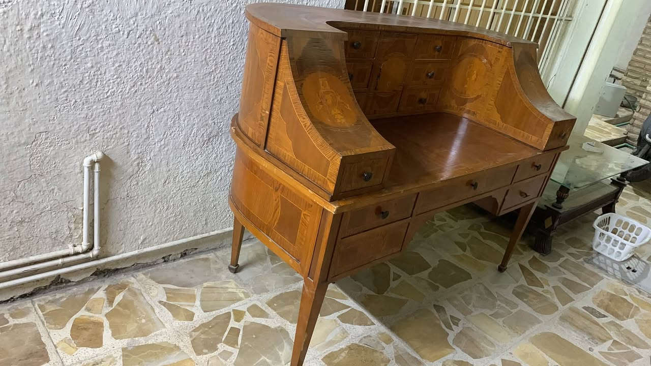 بوفيات انتيكه للبيع
هاتف ***********

