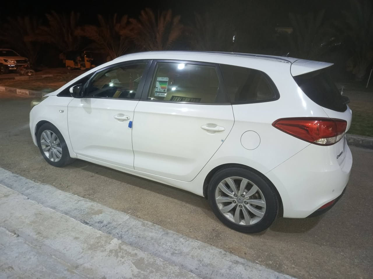 سلام عليكم كيا كارنز موديل 14 سياره نضيفه مكفولة كفاله عامه محرك 2000 وتبريد ثلج الرقم ***********
