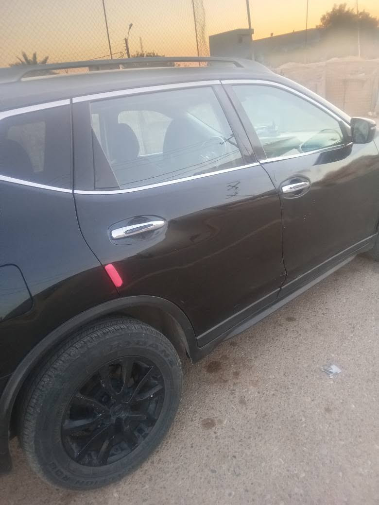 بسم الله....
نيسان روج SV اسود موديل ١٨ رقم كركوك سنويا لحد 2028  مواصفات SV معروفه
رادارات خلفي وامامي
تحكم استيرن
تبريد قطعتين
كامرة خلفية
شاشة جبيرة
لايت اوتو
صندوق كهربائي
تشغيل بصمه
كشن السايق كهربائي
كشنات السايق والسكن تدفئة 
محرك ٢٥٠٠ ما مفتوح
كير ومحرك بالشرط
 حادث بجم بونيد جاملغين اماميات وباب السكن مبدل اهنا بحادث بيها ايرباك استيرن ومبدل بلادي  الشراي يتصل *********** مكاني كركوك كركوك, العراق
