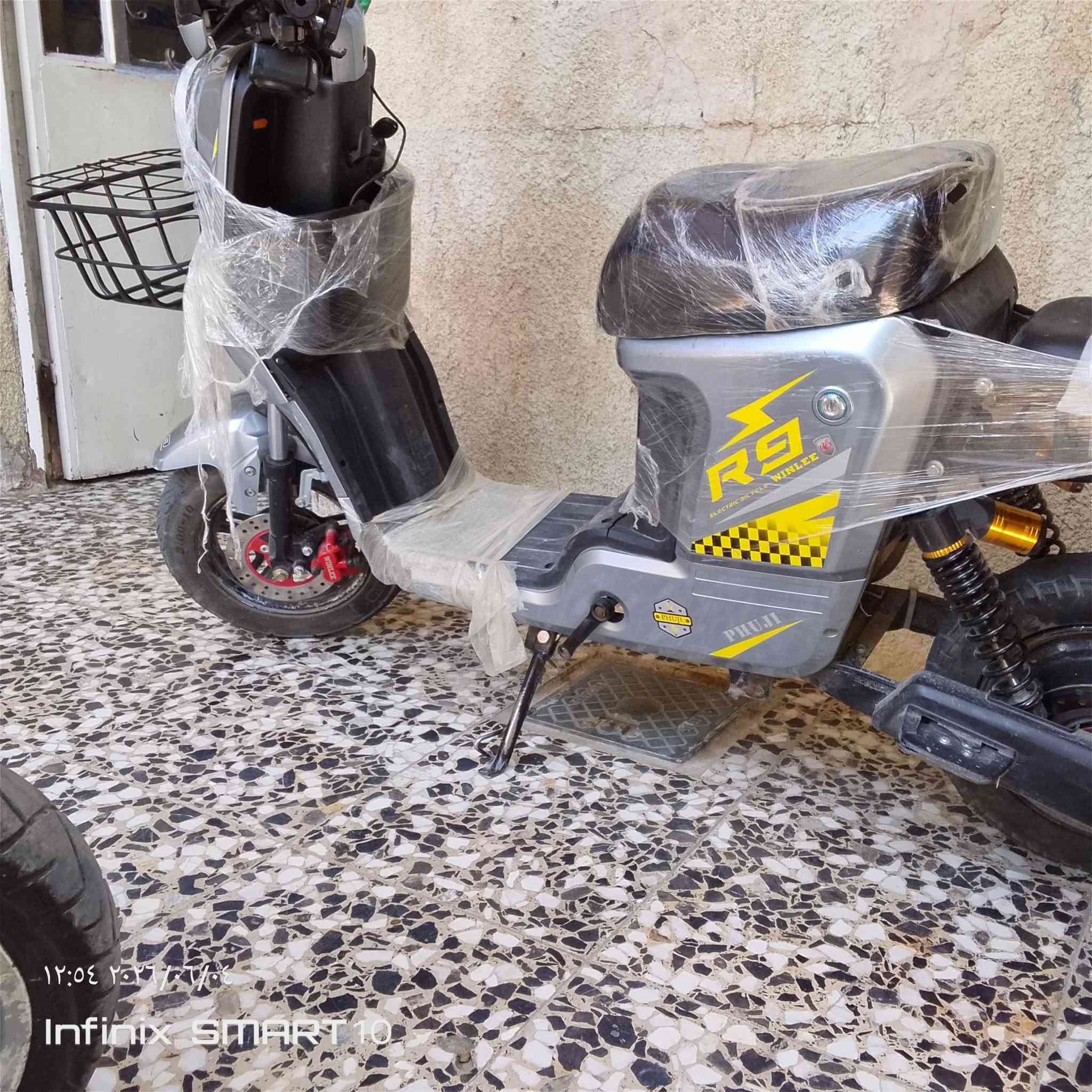 دراجه شحن R9 2025جديده 
6بطاريات 
اللون رصاصي 
سرعه 109 
حقيقي80
سويجين2
بصمه1
كارت
نقص بريكات 
السعر250بي مجال للشراي
العنوان بغداد الحسينية 
***********
