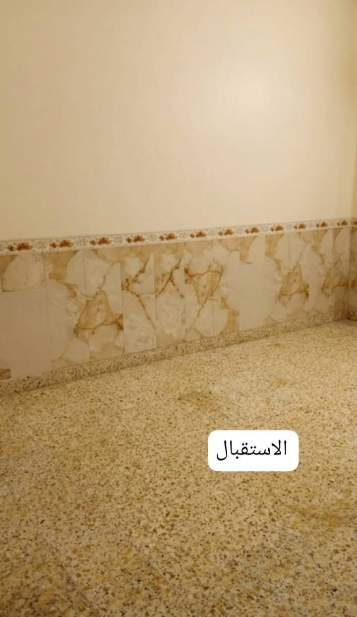 مشتمل ارضي طابق واحد  مساحته ١٠٠ متر طولاني. الكهرباء والماي على صاحب البيت زين القوس.
شارع المدارس. قرب جامع الحوراء.  جديد.
   اتصال ع الرقم او عبر الواتساب  ***********
مشتمل ارضي طابق واحد  مساحته ١٠٠ متر طولاني. الكهرباء والماي على صاحب البيت زين القوس.
