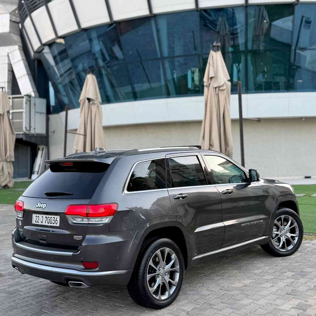 ‎بسم الله الرحمن الرحيم 🌹السلام عليكم 
📦JEEP GRAND CHEROKEE-2020-SUMMIT📦
✅جيب كراند شيروكى اعلئه فئه سومميت ٦٠ ميلادى
✅كلين تايتل كندى مكفوول  (موديل :2020 )
✅ ماشى 37 الف حقيقى- سياره جديد من زيرو واحد ايد
☑️سياره فوول مواصفات طلب خاص Since 1941
✅ ضمان دولى-سيرفس شركه هارلم-اللون مميز و سحرى 
‼️مكفوول كفاله عامه دعامى  الدعامى كلشى بشرط
‼️ بدون شخط بدون رصعه بدون بارد
كير و محرك و كهربايى كلشى بشرط 1 شهر  مامفتوح✅
✅8 سلندر محرك 5.7  — Hemi 🇺🇸💪
5 كاميرا 360 - ✅دواخل كريمى ديزاينو طلب خاص و سقف شامووو  - نظام صوت سماعات هارمان كاردون 
بانوراما - الصندوق الكهربائي - 4کشن تدفئة - 4کشن تبرید  5بصمة - ستیرن هیتر - اوتو بارك بعد هواى مواصفات
5 رادار بيه  رادار امامى كبير  رادار خلفى و جانبى مرايات-٣وضعيات جكات - صندوق شفط سحب
٤ طاير و ويل جديد بيلادى بيرجيستوون✅
✅سياره رقم اربيل - سنويه فحص كلشي جديد
✅سياره با اسمى تحويل و وكاله نفس يوم مباشر

سعر مطلوب (32500$ دولار    )💸💸
📲 الاتصال اسيا    ***********
📲 كورك واتساب    ***********
