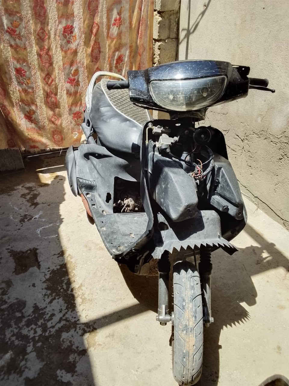دراجة فراشه للبيع سلف هندر كهربائيات كله شغال لايت زنون محرك ناعم شلعه فول نقص بس كفرات عنوان كوفة سعر( 275 ) ***********
