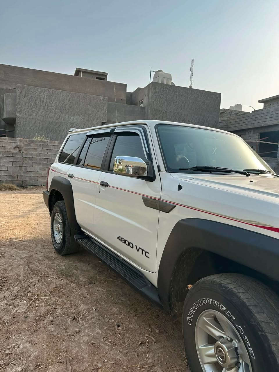 السلام عليكم اخوان المحروسه للبيع باترول VTC 4800 السياره كلش نضيفه ماكو هيج نظافه قليل السياره مال مزاد وزارت الداخليه مكان ديالى اتصل وتدلل ***********
