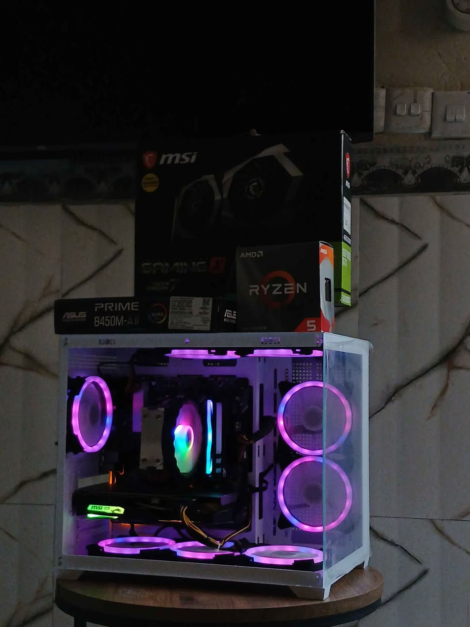 تجميعة للبيع سعر ٥٩٠ ااف
مواصفات 
R5 4500 box
Asus b450 a2 
Gtx 1660s msi gaming x
M.2 128g + hdd 500g
Ram 16g 2x8 rgp
Psu 600w aigo worior 
Case white 8fan argp 
كراتين القطع كلهن موجودات التجميعة كلش نضيفة 
مكاني بغداد 
رقمي *********** بغداد, العراق
