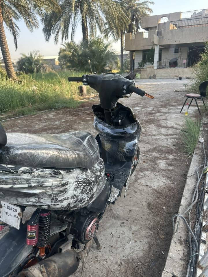 ماكس مضلع السعر ٣٥٠ وبيه مجال مكاني حي البساتين 
دراجه شغاله نقصه بس باتري ***********وتساب
