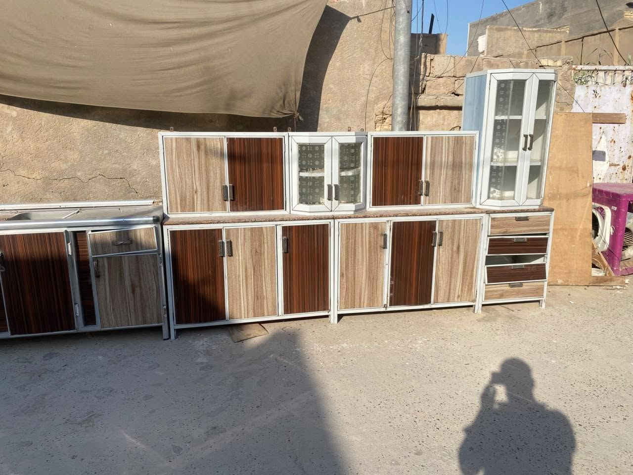 كاونتر المنيوم تسكام مرتب كلش . السطح مرمر  . الارضي يتكون 4قطع والملحق 4قطع مكاني بالقاسم وسعره مناسب ***********
