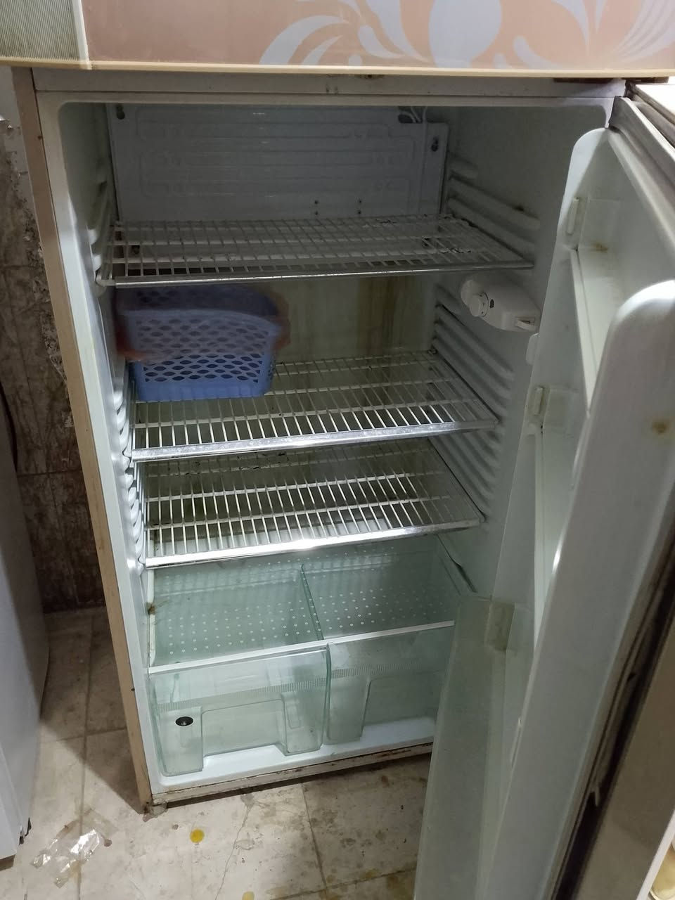 ثلاجة • للبيع • واتساب