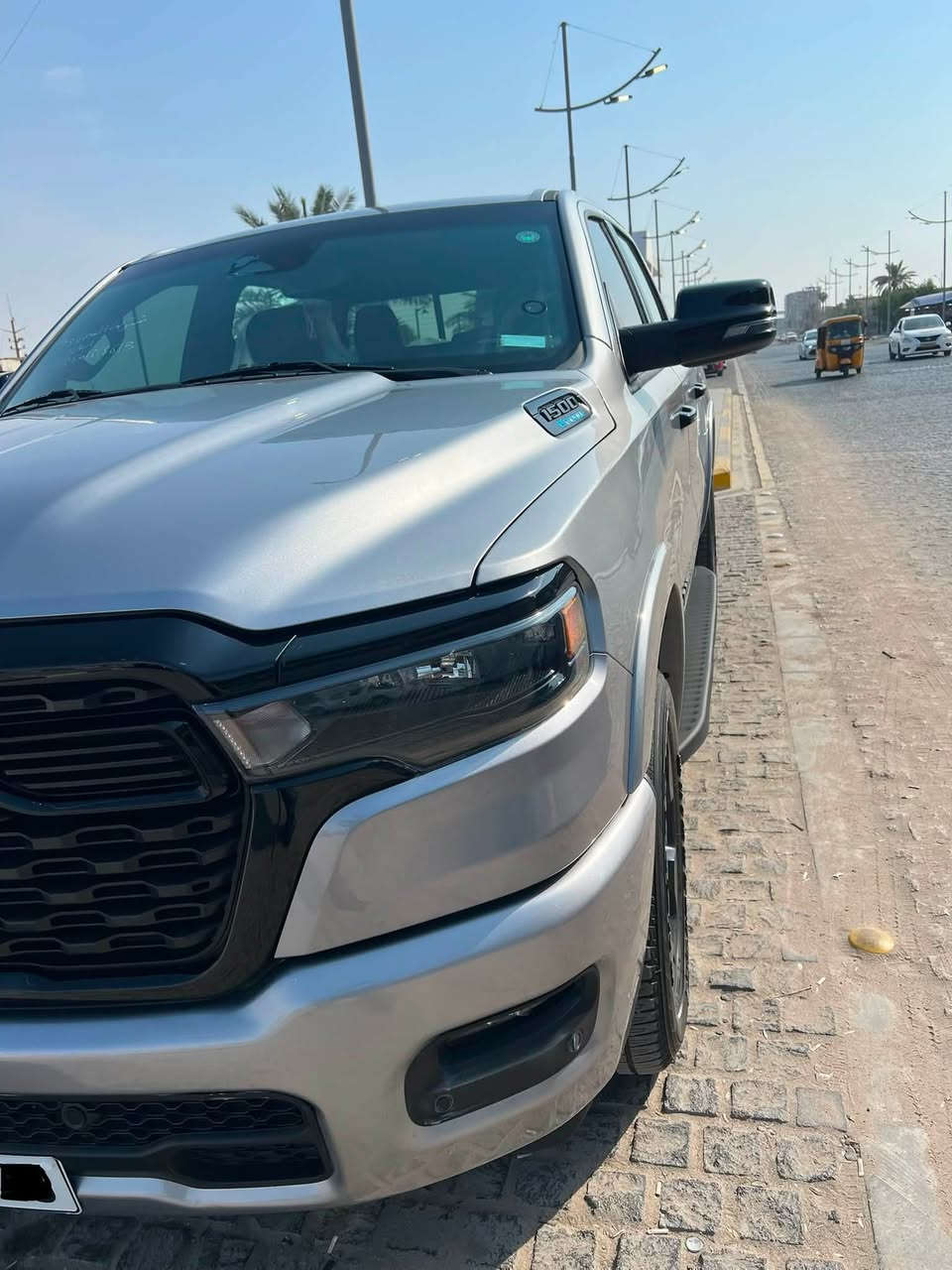 رام بك هورن سبورت فول 2025 RAM BIG HORN
باب طويل بدي قصير المرغوب
رقم السيارة: اربيل
موقع السيارة: البصرة
موديل: 2025 
المسافة المقطوعة: 17 الف ميل  
حجم محرك 3.6L بنتا ستار ايتورك etourqe تنفس طبيعي
الحادث:  خلفي بسيط تبديل حوض وكما موضح بالصور
نظام صرف وقود اقتصادي eco
بدون اي ضرر ايرباك جميعها سليمة
الشاصي سليم ومكفول
مواصفات: sport
بجم كبس
شاشة تسلا كبيرة
دوسات جانبية TRX
غطاء حوض خلفي 
انارة ترحيب
بصمة تشغيل 
كشن السائق كهربائي 
كشنات تدفئة 
تدفئة ستيرن 
ستيرن كهربائي 
وضعيات قيادة Tow haul 
دفع رباعي 4*4
تشغيل عن بعد 
تبريد مركزي 
مساحة تخزين تحت الارضيات 
نظام الخرائط
مانع انزلاق تراكشن
رادار امامي وجانبي 
حساسات امامية خلفية 
لايت زينون LED 
مرايا بخاصية التعتيم الذاتي 
تحديد سرعة تحكمات فوللل
بريك كهربائي 
المرايا الجانبية قابلة للطي كهربائيا
تايرات جدد 
كاميرا خلفية دواره

السعر 350$
للتواصل ‏‪***********
