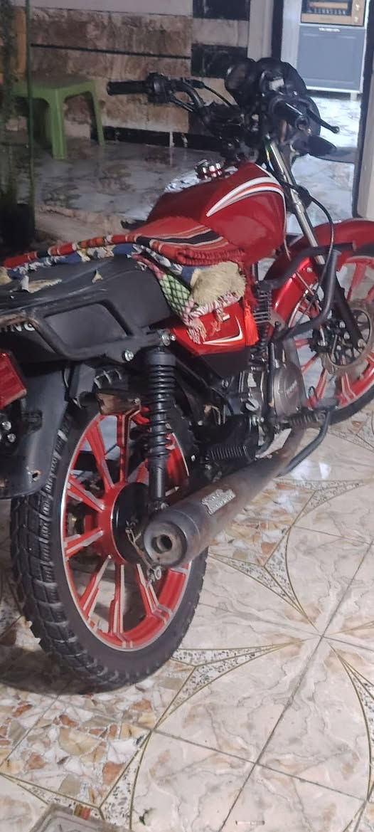 سلام عليكم شباب
شاينك مديل 24
أوراق سكنر
شوفت عينك النظافه
كلشي بيهه شغال كهربائيات
نكره سلف تخم تاير جديد
دراجه حلوه ومرتبه
رايده ب    (٨٠٠ ) 
  وبيهه مجال حك جيه
مكاني حله ورديه 
رقم تلوفوني بي واتساب
***********
