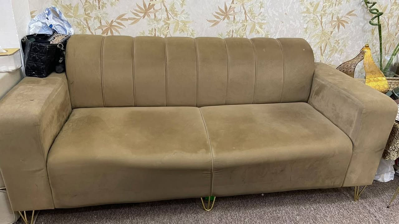 السلام عليكم تخم كامل نضيف للبيع الاستفسار ***********
