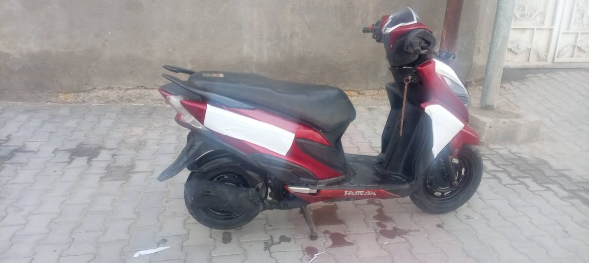 سلام عليكم هونده ياباني كهربايات كلها شغاله مديل 19سلف هندر شاير لايت بك لايت سعر 550وبيها مجال وترهم مراوس وفرق للستفسار( ***********)خاص
