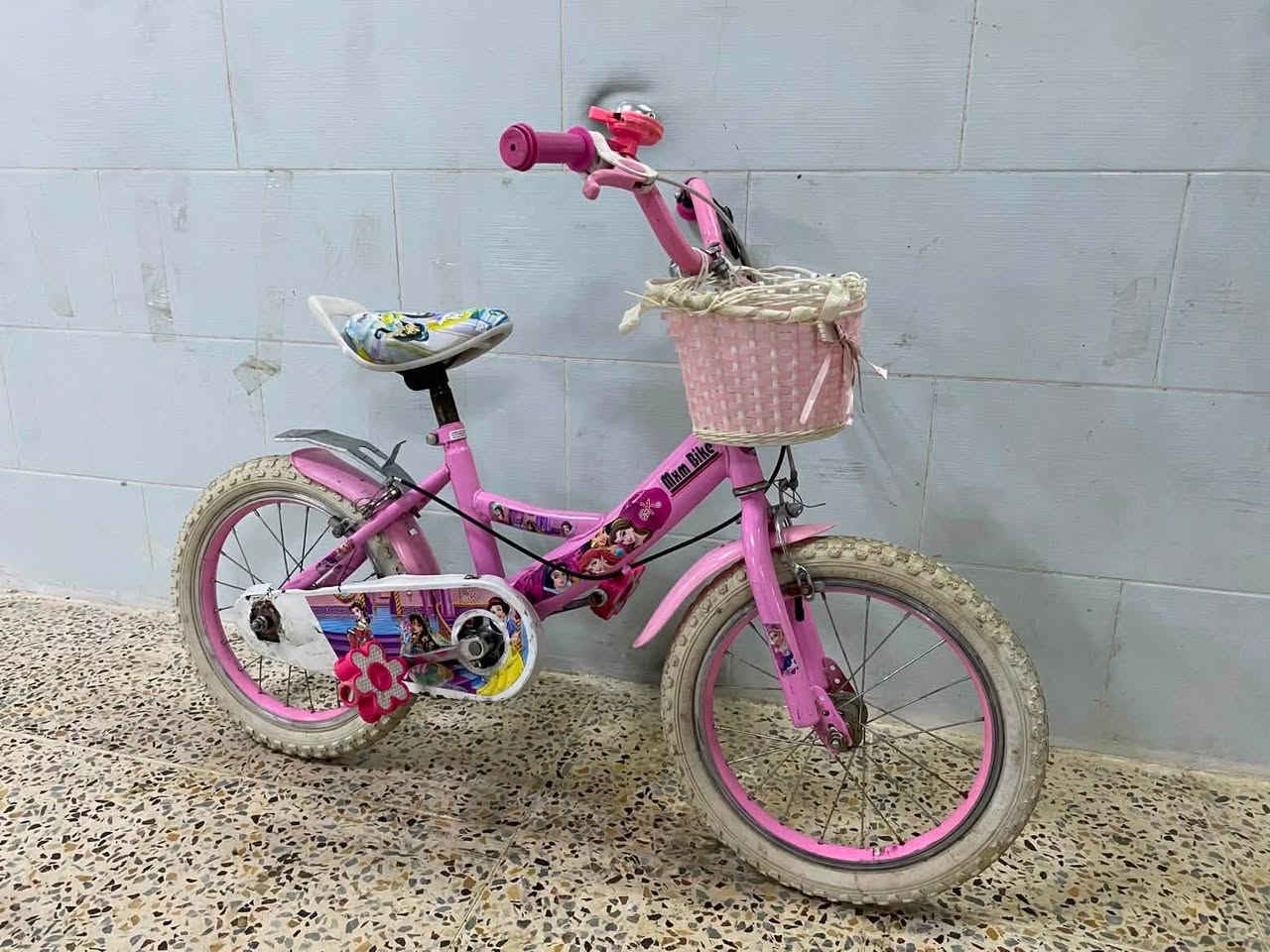 ئەم پاسکیلە بۆ فرۆشتن قیاسی ۱٦ ییە زۆر زۆر تازەو جوانە حسابی لۆکی بۆ بکە هیچ عەیبێکی نییە ئیستۆپی مەزبوتە تایەی تازەیە هەموو گیانی بەشەرت
سلێمانی بەکرەجۆ
٠۷۷٠۹٥۹٥۷٥۸
