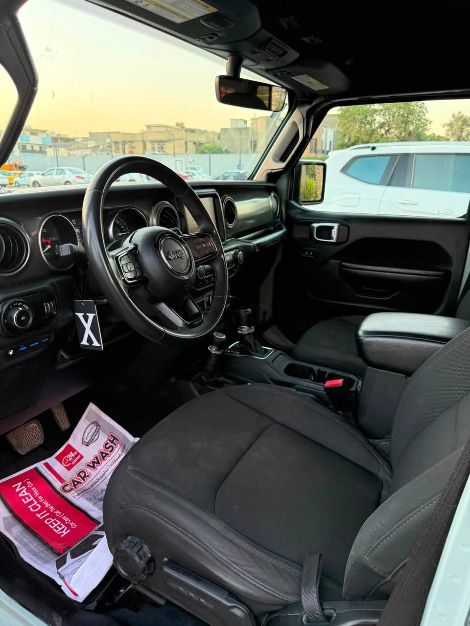 جيب رانگلر للبيع
موديل 2023 4xe هايبرد
السيارة ماشية 94 الف كيلو

السيارة كلين بدون قطرة صبغ حادثها دعامية وايرباك ستيرن فقط
صور الحادث مرفقة

السعر 27.500$ وبيها مجال بسيط
مرقم بغداد
مكاني السيدية
***********
