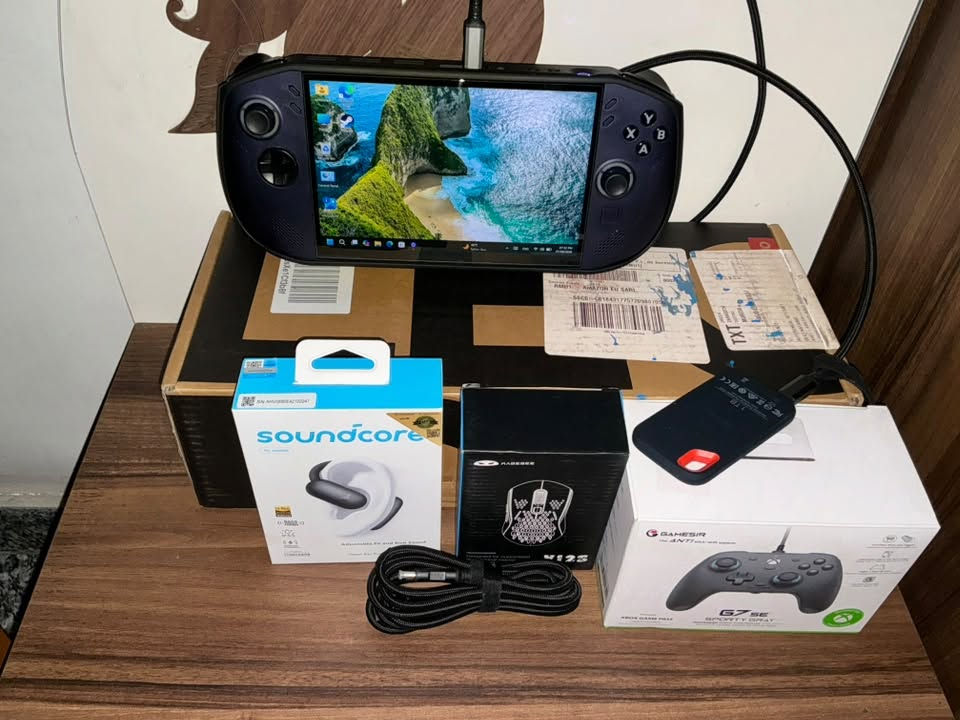 السلام عليكم
لينوفو ليجن كو اس نظام os steam
ذاكراة نص تيرا
مع هارد واحد تيرا san disk
منصب عليه وندوز 11برو (المفتاح مفعل بالمذربورد)
مع كفر حماية خارجي مع لاصق شاشة مع 
اللون بنفسجي غامق  مع سماعة انكر ترجمة جميع اللغات كيمنك
مع جوستك كيم سير مع ماوس وكيبل hdmi to c
تريد اتشغله ستيم او وندوز النظامين يمك
وانته تختار
السعر  مليون دينار
***********
