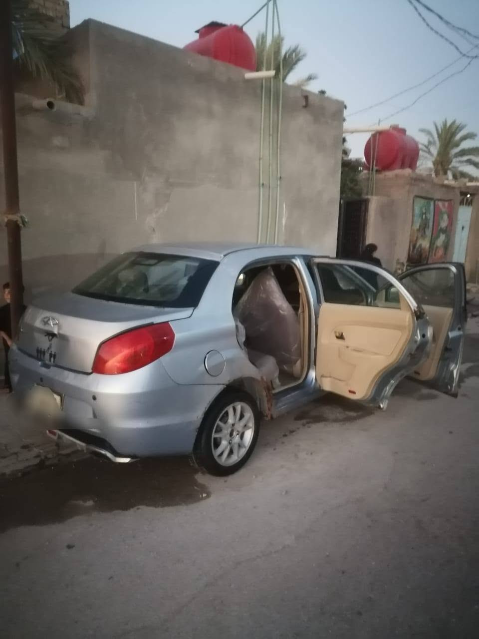 السلام عليكم للبيع سياره فلاوين شيري موديل 11مكينه جديده بسمي مثنئ يشتري هذا رقمي يتصل بخدمته ***********
