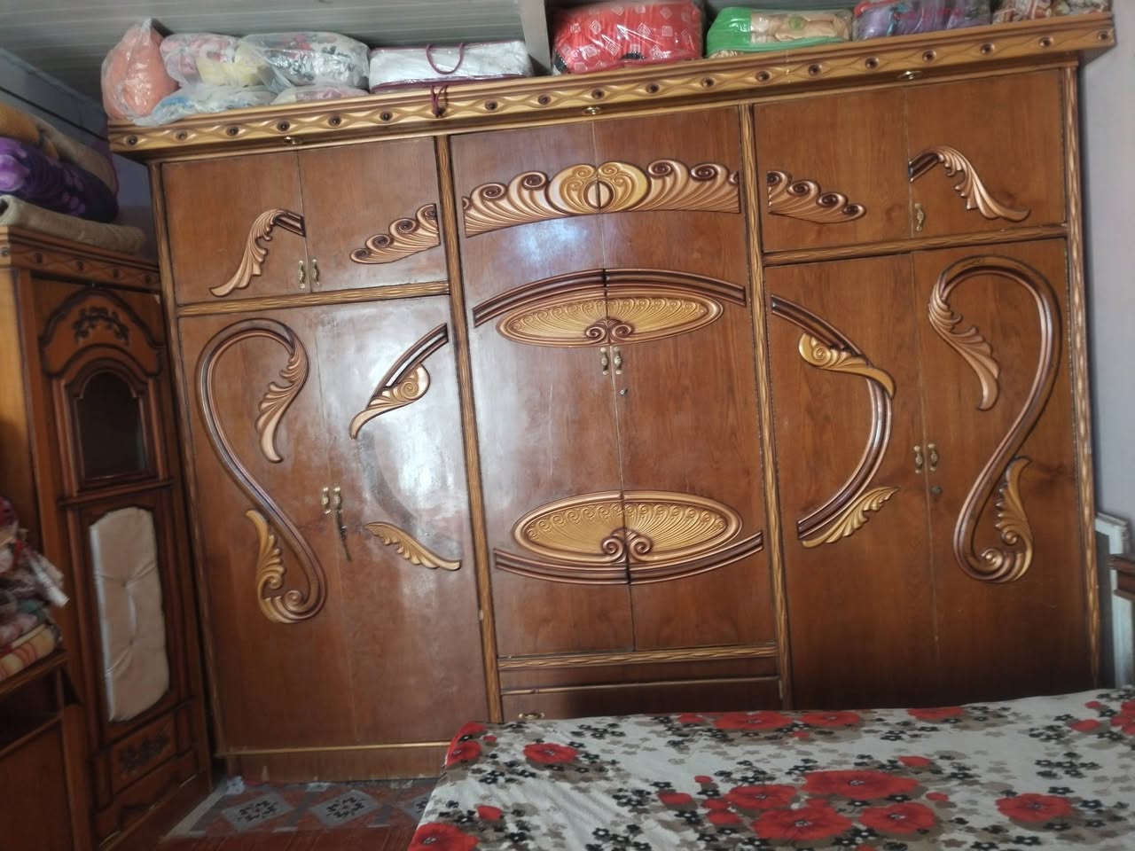 غرفه للبيع السعر خاص مكان
عزيزيه مشروع اشضيف ***********
