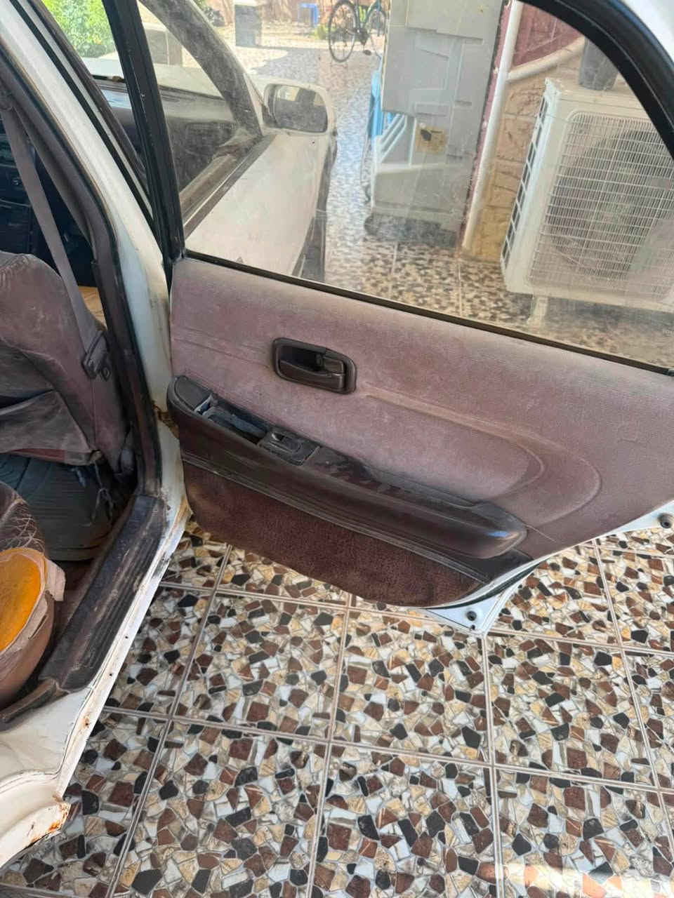 السلام عليكم
مارك كرسته موديل 91 للبيع رقم ديالئ مسوي هزة جديد 
محركها بي تبخير قليل جداً سياره تمشي خير من الله عايزها شويه ترتيبات 
مكان السياره صلاح الدين 
20$وبيها مجال مراوس حسب القناعه اتصل وتدلل 
للاستفسار اكثر الاتصال :***********
