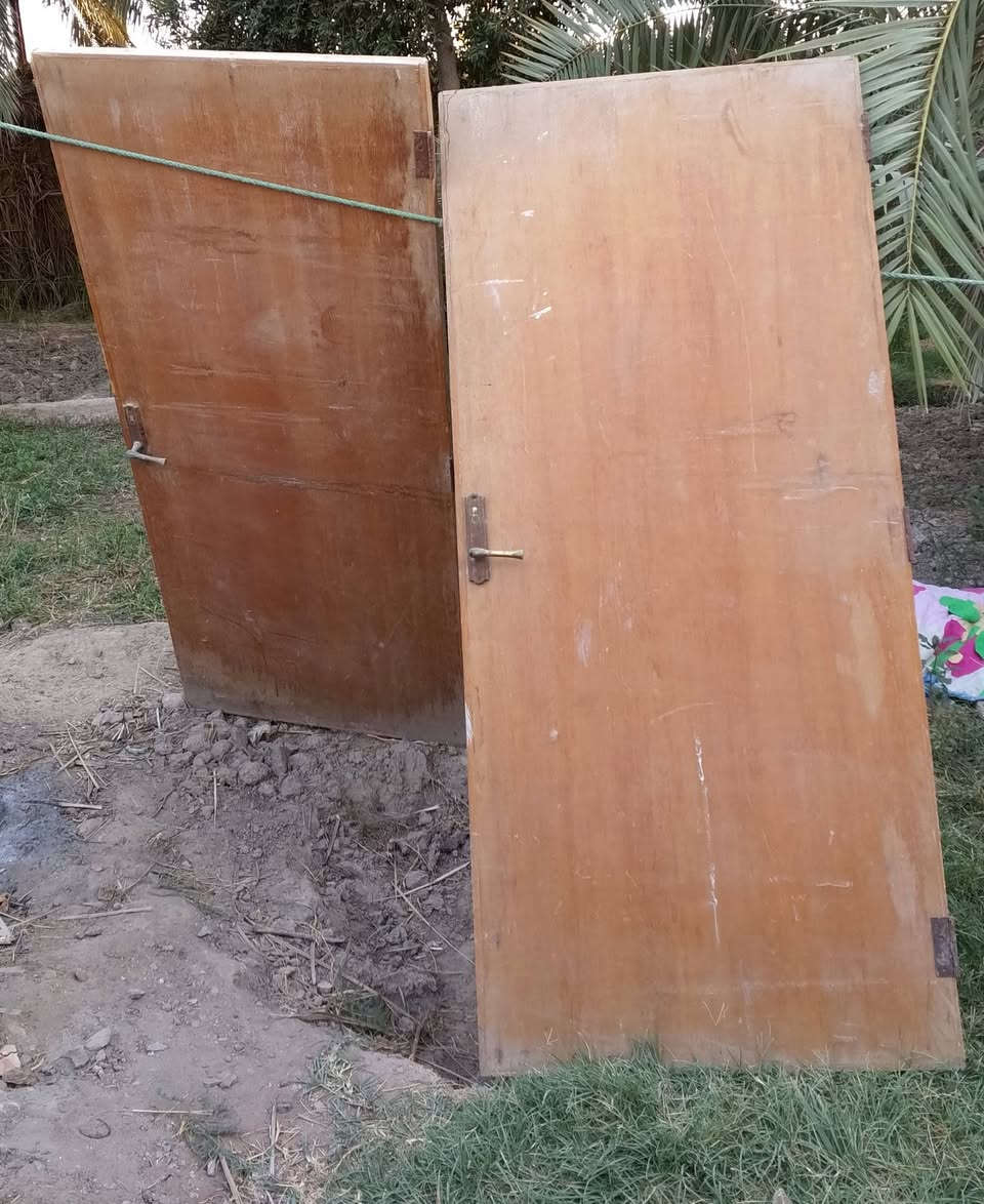 جربايه مع  التاج وتعلاكة ملابس و2بيبان  للبيع   للتواصل  ***********
