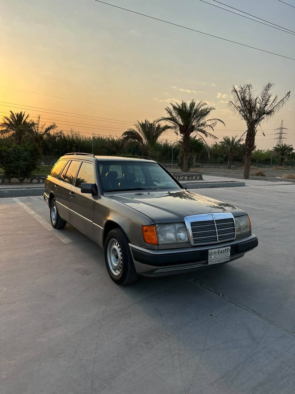 للبيع مرسيدس دب موديل  1988
محرك بطه 2500 
محرك جديد
كير جديد
مصبوغه عام للجماليه
رقم كربلاء تحويل 
تخم تاير نضيف
المكان النجف 
السعر 50 وبيه مجال
منضومة غاز 60 لتر
للاستفسار ***********
