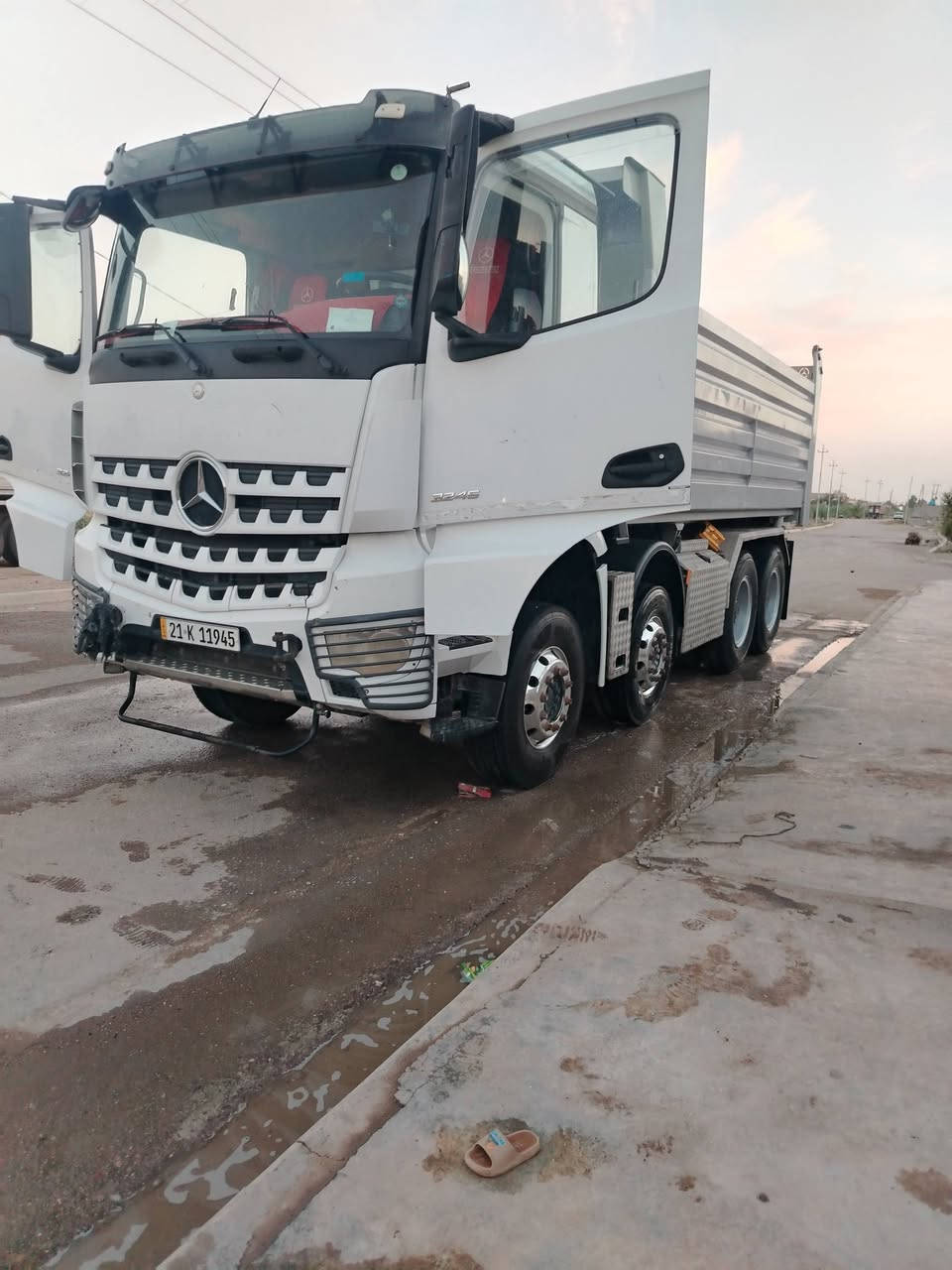 سلام عليكم
اروكس عكرب للبيع1️⃣

قمارة وربع..
 نص جيف..
مكينة ٤٥..
بدي بلادي..
رقم اسليمانية..
مكفولة كفالة عامة..
*********** حجي أمير العتبي
رجأن الي مو شراي لا يتصل. 👍
