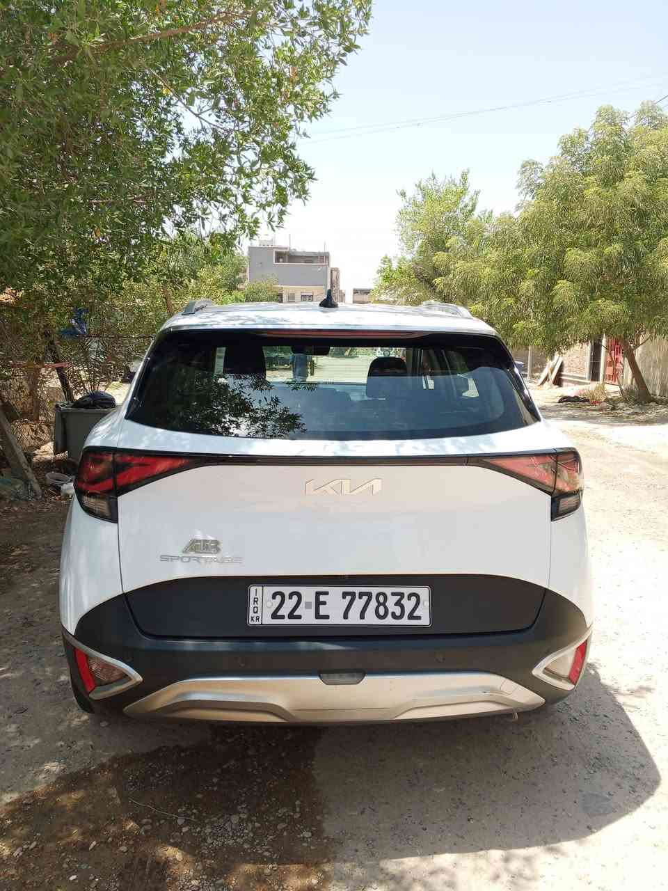 كيا سبورتج خليجي موديل 22 رقم اربيل اتريد تحويل اتريد وكاله 
الفئه نص فول الحاله العامه مكفوله من الصبغ والتبديل والبارد عدا طخه صغيره بالجاملغ الامامي وعايفه ممصلحه 
السياره ماشيه 38 سونر بيه السياره ناشره 
السعر المطلوب 197
للاستفسار الاتصال ‏‪***********‬‏
عنواني هياكل الغزاليه شارع 60
