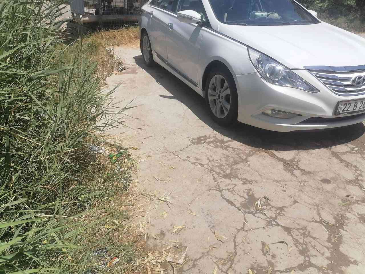سلام عليكم سونتاته ٢٠٠١١ خليجي الفين و اربع ميه مراوس فقط بسوناته مصبوغه او اوبتمه سيارتي بيه ٣قطع اريد فرق *********** حالين بل دوره ابو دشير
