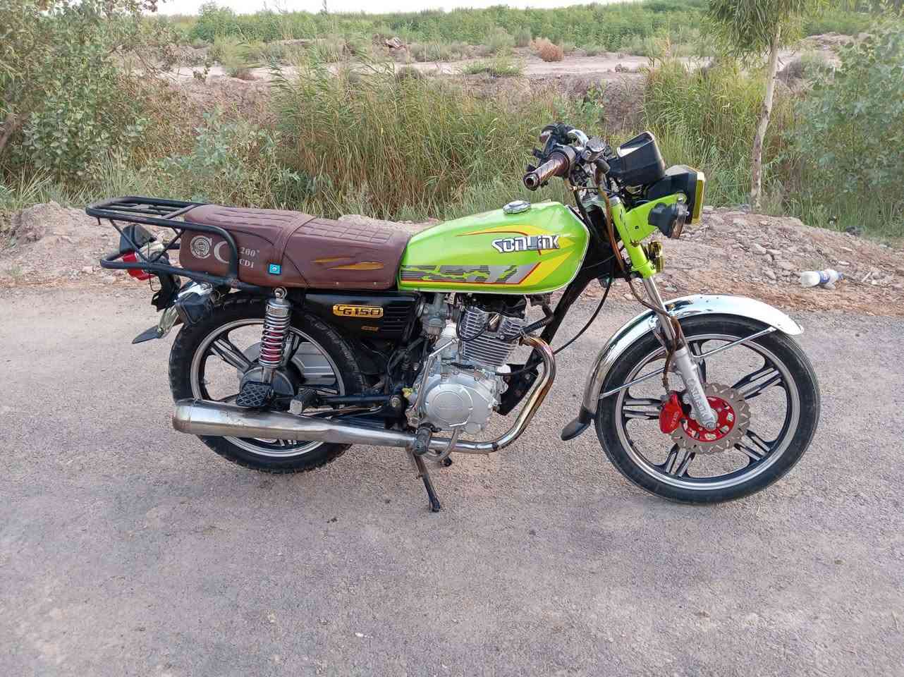 سلام عليكم  دراجه سيفان موديل 24اوراق موجوده محرك 200Cc
كهربائيات شغاله او تايرات جدد او محرك خير من الله  سلف شغال اوياله ما بيهن ولا ضربه تجي تفحص او تمشي بيهء بس نقص واحد يده مال بريك دراجه  تجي تفحص او تمشي  السعر، 600او بيهء مجال  المكان بغداد المدائن سلمان باك التصال ***********

