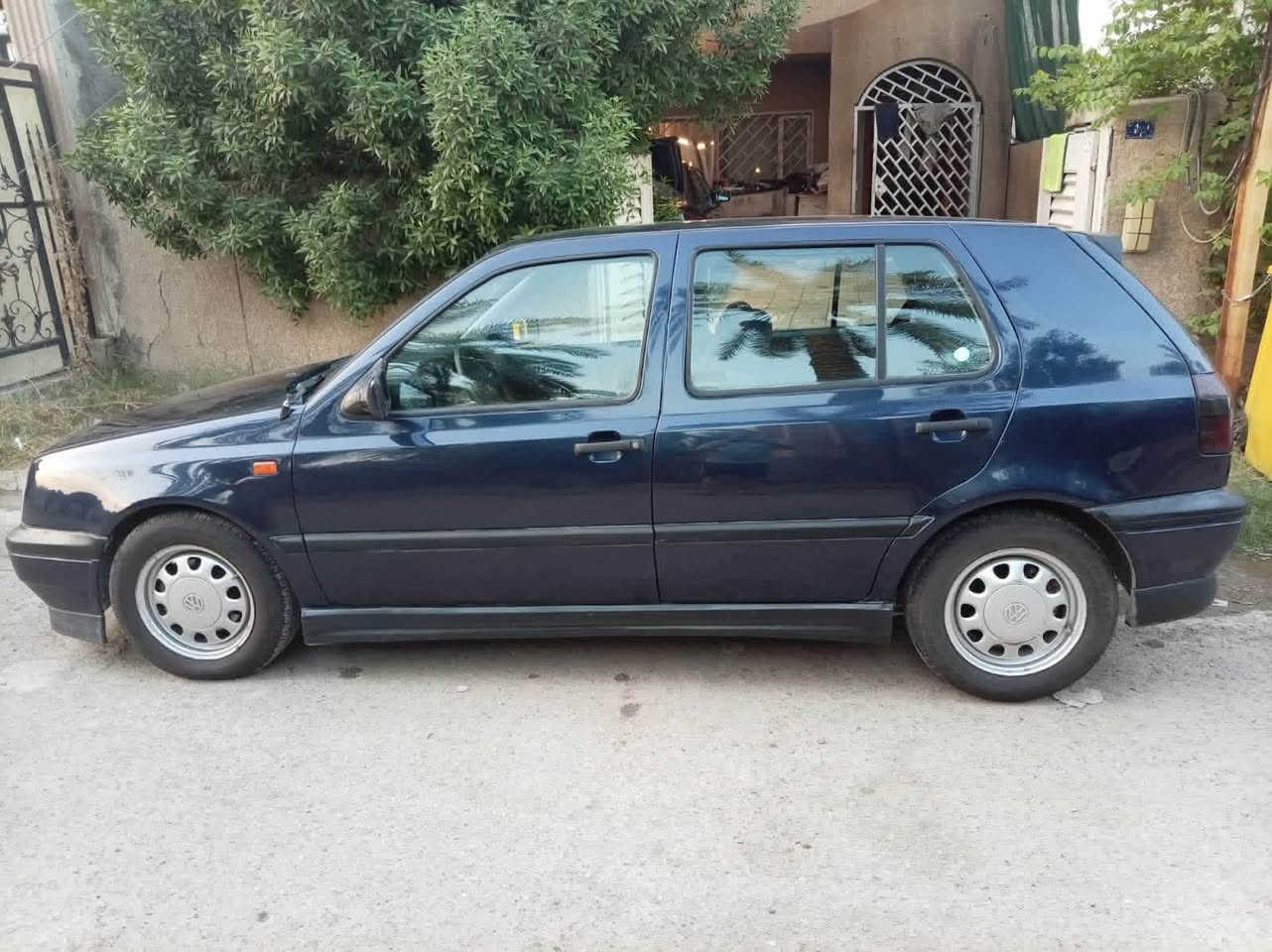 🔹بسم الله الرحمن الرحيم🔹
— للبيع گولف موديل ٩٤ محرك ٢٠٠٠ اللون نيلي 🚙

السيارة بحالة ممتازة من الدعامية للدعامية 

🔸محرك كير كفالة

🔸تبريد ❄️/تدفئة 🔥 

🔸صدر امامي خلفي تخم تاير 💯

🔸مصبوغة عام صبغ درجة اولى وبالحقيقة احلى من الصوور 

🔸داخل بحالة ممتازة 💯كشنات دشبول بطاين ارضية

 🔸 مسطرة نوزلات وبلكات وفيول بم كلها جديدة 

السعر 51 ورقة وبيه مجال جدا بسيط السيارة مكلفتني اكثر من هالسعر شاهد الله ومناقصها شي ومستعجل ع البيع 

📍العنوان بغداد 

📞 ***********
