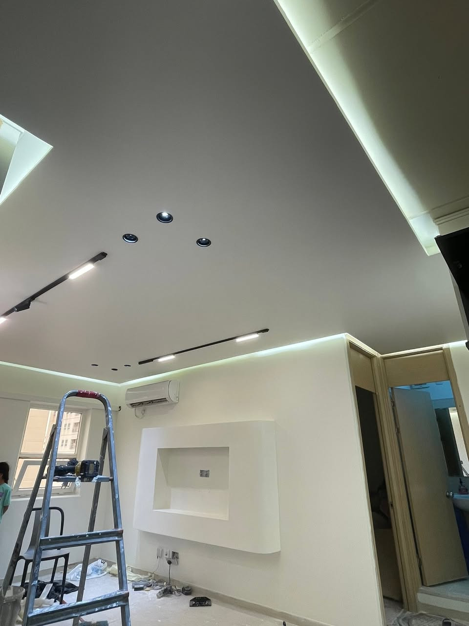 ✨ عمار حسن
ديكور مغربي بلمسة فخامة ✨
شغل مرتب • ذوق راقي • تنفيذ احترافي
📍 بسماية
📞 ***********
