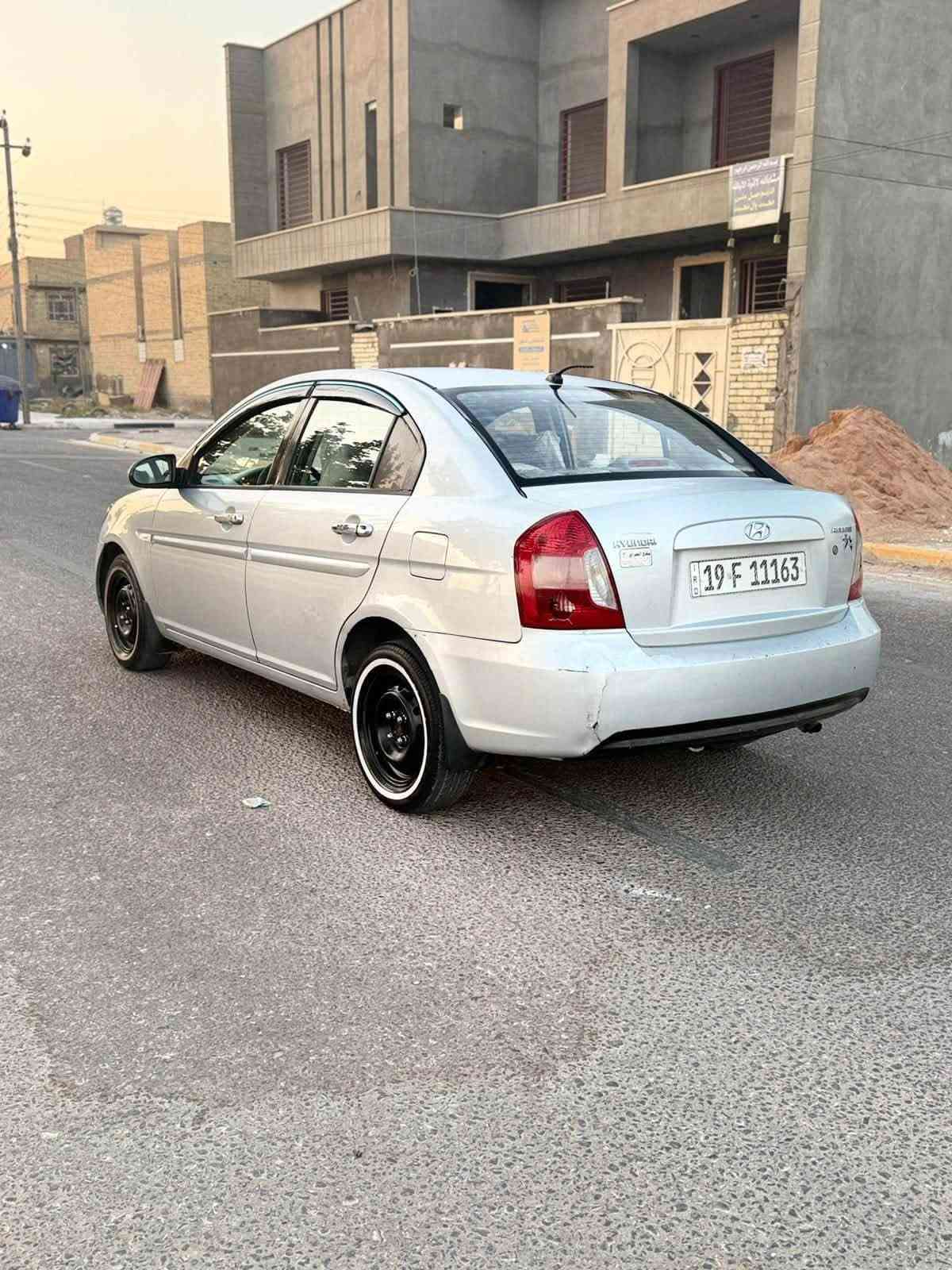 سلام عليكم سياره نوع اكسنت  موديل 2009خليجي كفايه عامه ماعده البنيند  محرك الف١٦٠٠  العنوان كربلاء السعر 79بيه مجال *********** سنويه جديده رقم كليزي تبريد ثلج تخم تاير

